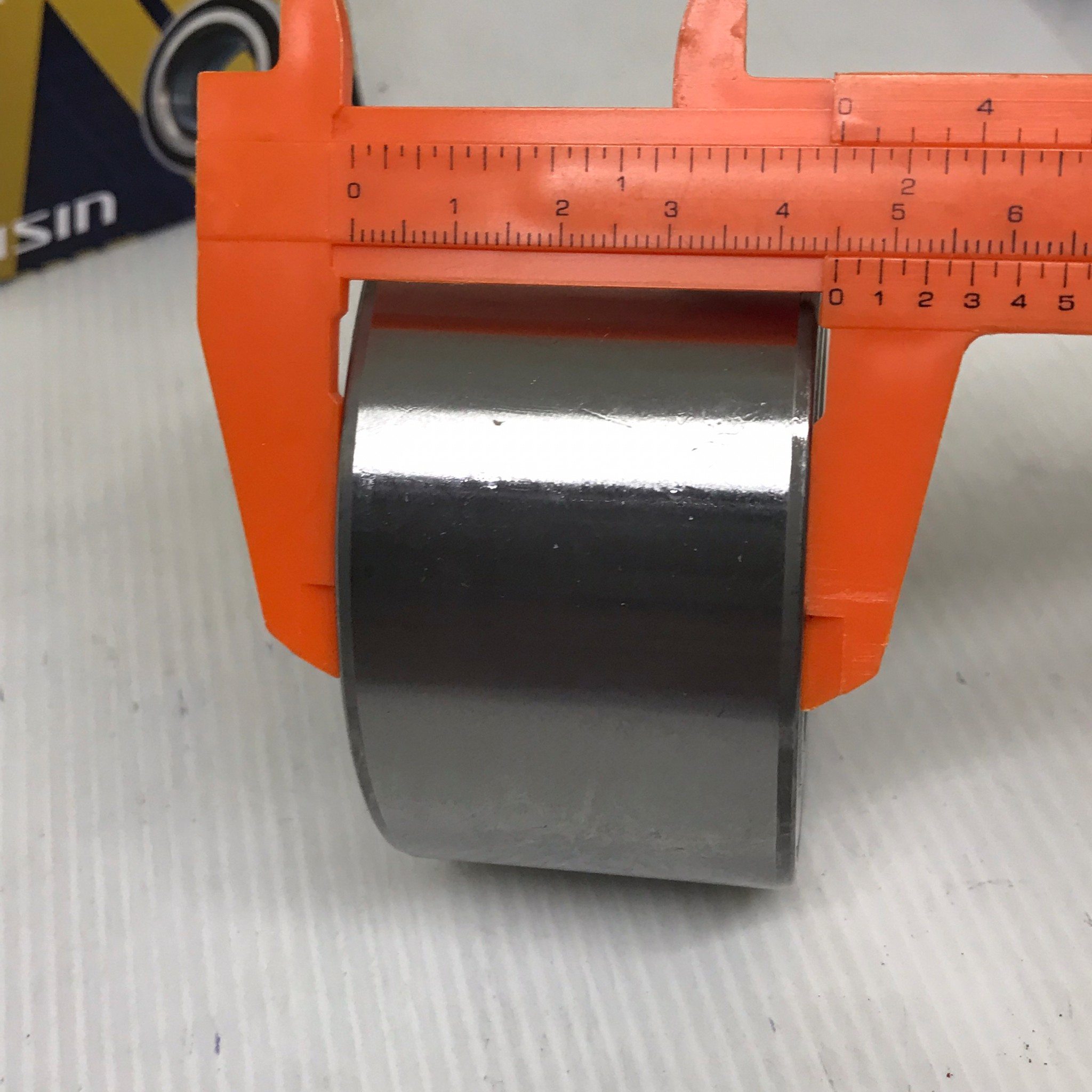 ลูกปืนล้อหน้า TOYOTA CAMRY ACV30/40 เครื่อง 2.0, 2.4CC ACV50 ปี 2004-2012 / โตโยต้า คัมรี่ / ขนาด 45x84x45 / เบอร์ WHBT-0008 / ยี่ห้อ AISIN (wheel bearing front)