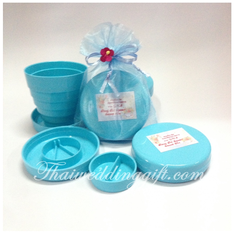 แก้วน้ำพับได้ น่าใช้พกพาสะดวก ใช้ตัดเม็ดยาได้ พร้อมฝาปิด แพ็คถุงผ้าแก้ว