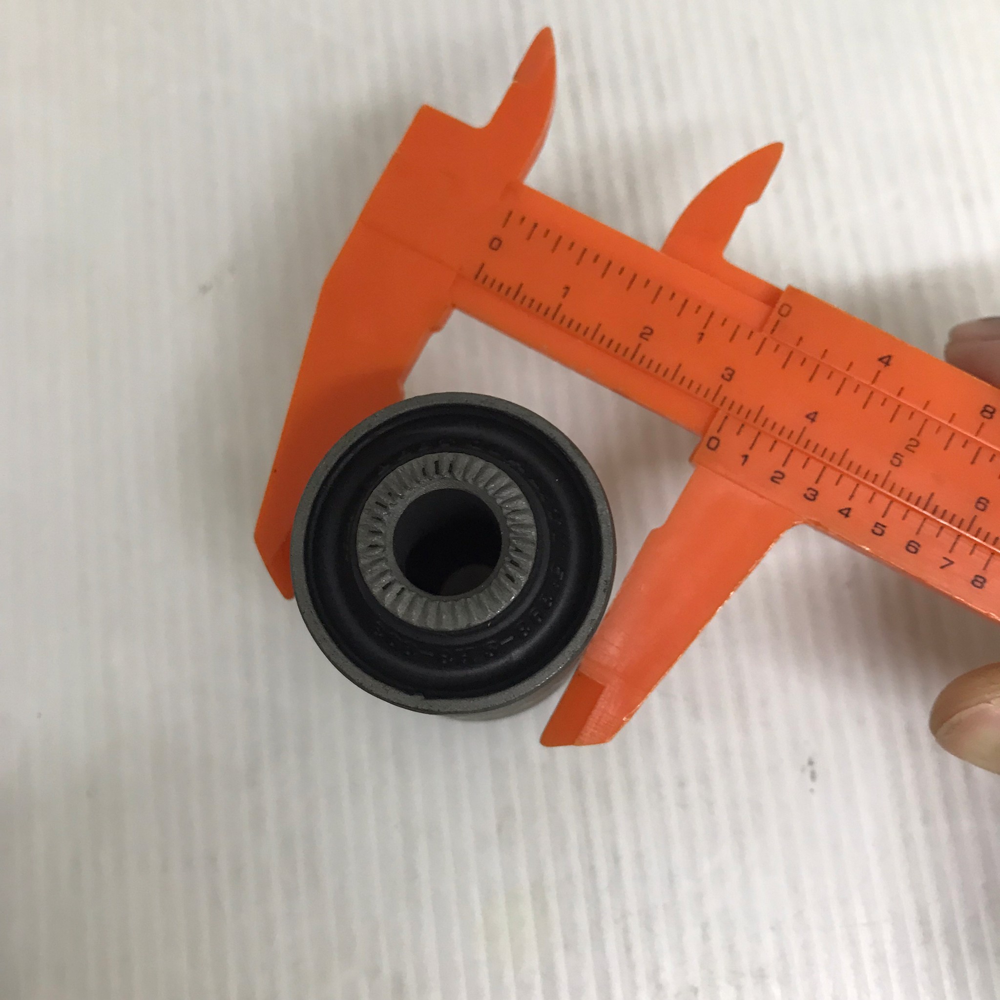 (1ตัว)บู๊ชปีกนก HONDA ตัวล่าง ตัวเล็ก CIVIC ปี 1986-1993, ACCORD ปี 1988ตัว ล่าง ฮอนด้าซีวิค/LOWER /SMALLARM BUSHING ยี่ห้อ RBI เบอร์ 51393-SH3-003 / 51393-692-014 / O24286WS