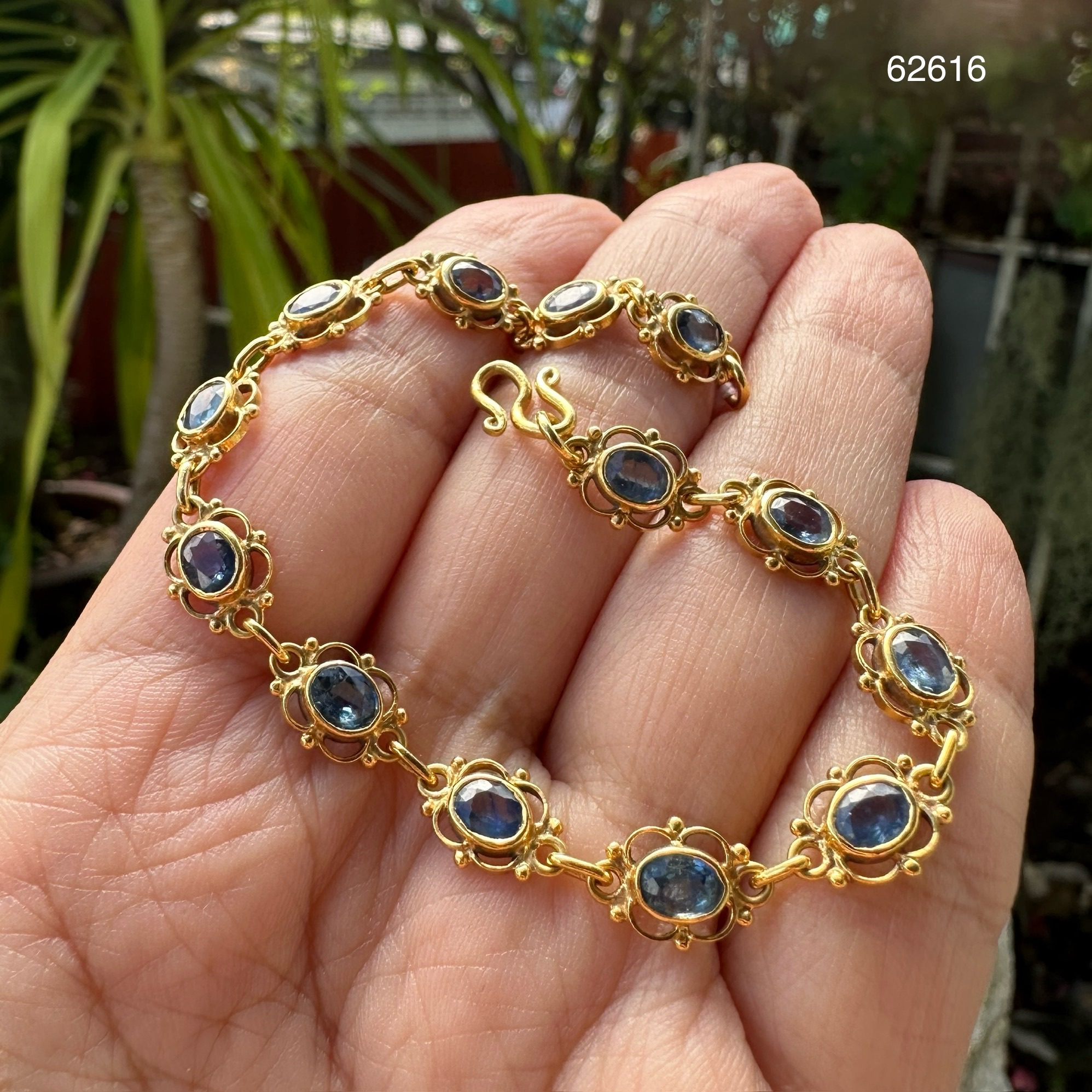 รหัส 62616 สร้อยข้อมือ ไพลิน กาญจนบุรี รอบเส้น ทอง90 ความยาว 18.00 ซม. พลอยสวยไฟดี วิ้งวิ้ง นน. 9.70 g