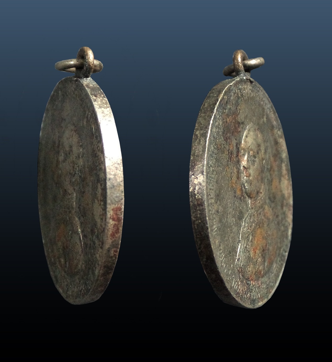 เหรียญล้นเกล้ารัชกาลที่ 6 กำเนิดรักษาดินแดน ปี2505 เจ้าคุณนรฯเมตตาร่วมเสก ห่วงเชื่อม ขอบกระบอก