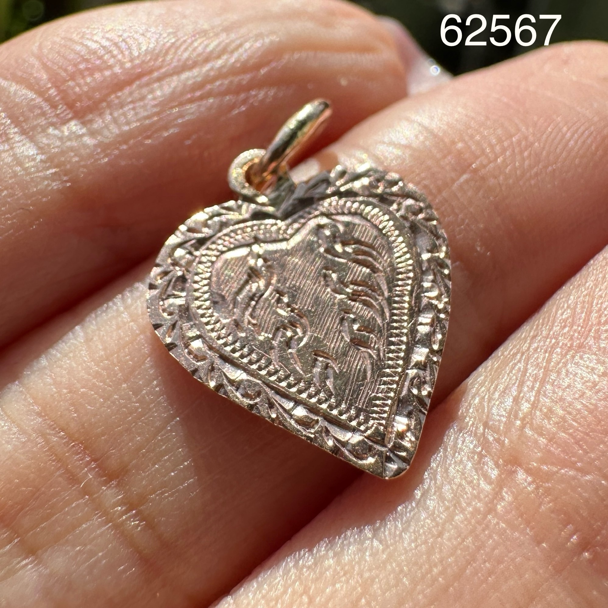 รหัส 62567 จี้ นาก40 ทรงหัวใจ แกะลายไทย งานเก่า หลุดจำนำ สวยมาก นน. 0.64 g
