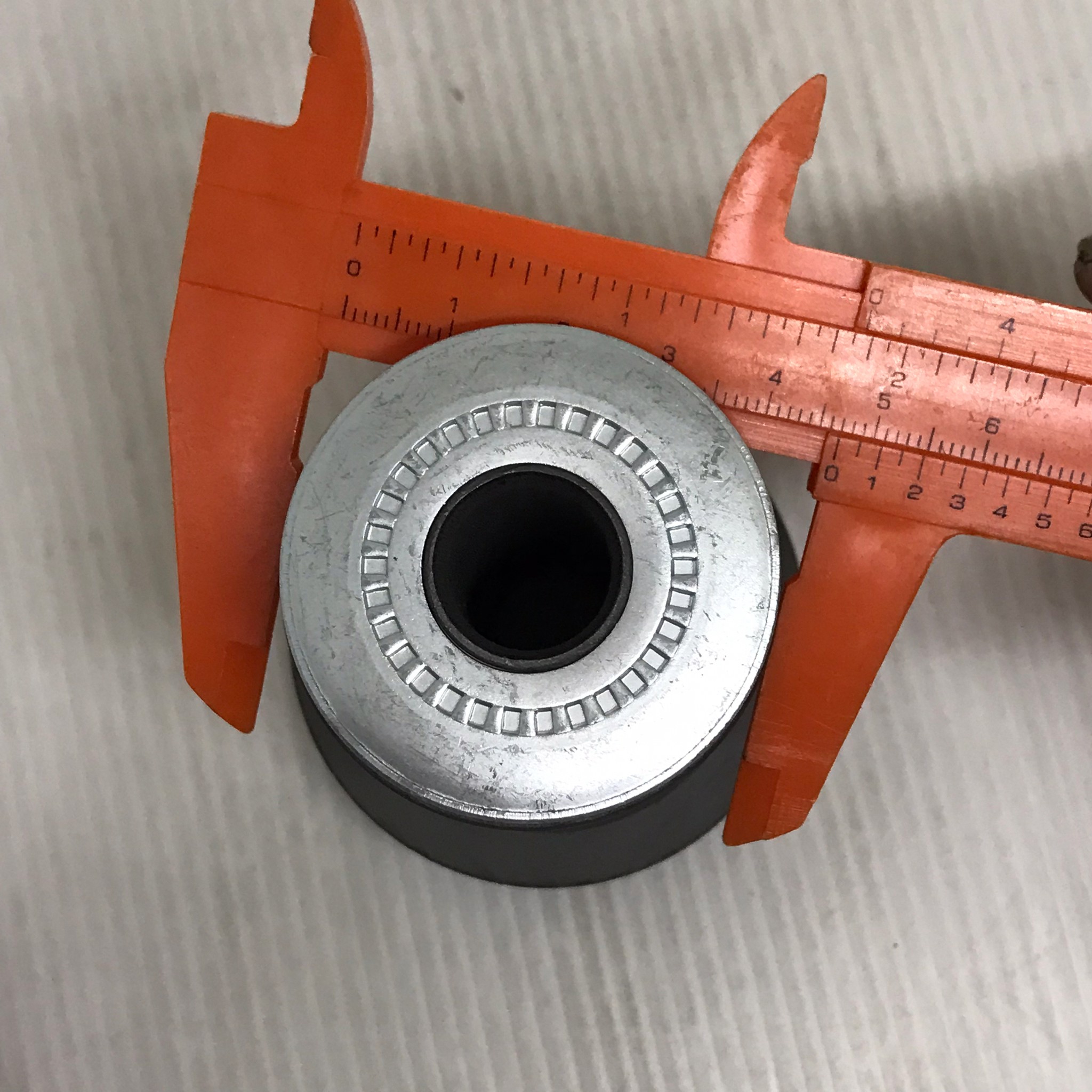 (1ตัว) บู๊ชปีกนก TOYOTA ตัวล่าง ตัวเล็ก VIGO / FORTUNER 4WD / KUN20 ตัว ล่าง / โตโยต้า วีโก้ ฟอร์จูนเนอร์ / LOWER / SMALL ARM BUSHING ยี่ห้อ RBI / เบอร์ 48654-0K040 / T24VG4WS