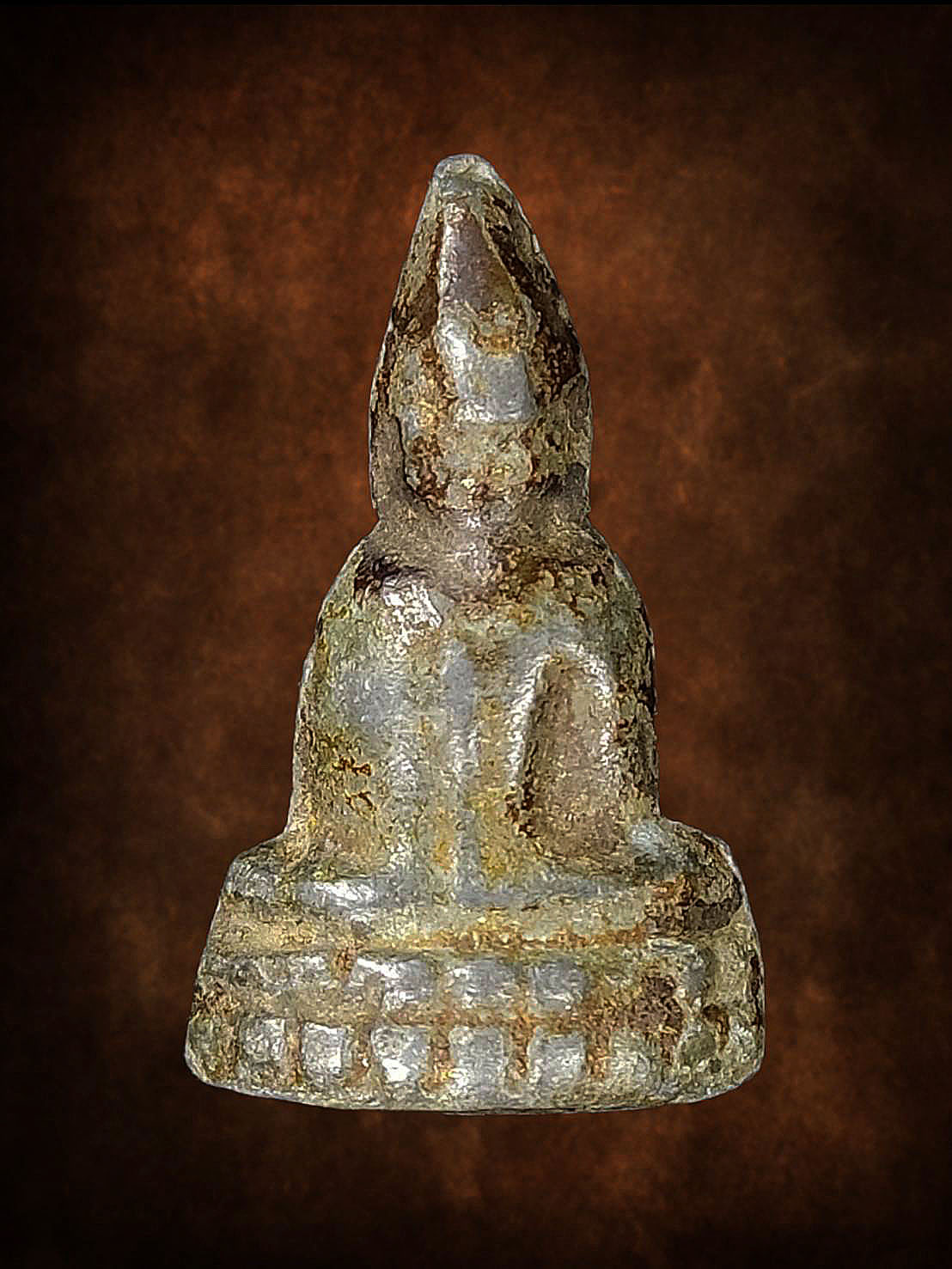 หลวงพ่อดำ วัดกุฎี จังหวัดปราจีนบุรี พระพิมพ์พระประธาน ฝังเขี้ยวหมาป่า พระสร้างราวๆๆปี 2432-2442