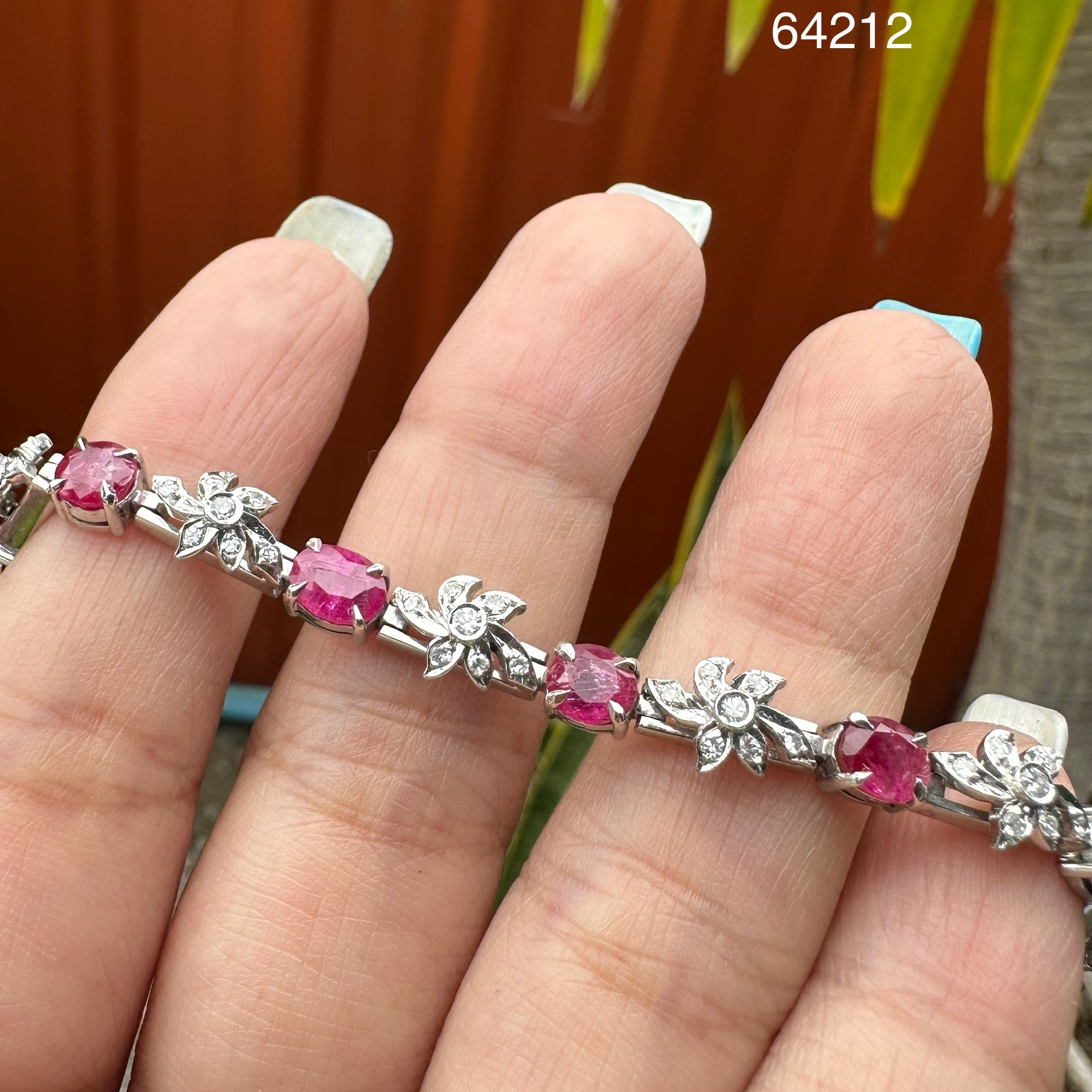 รหัส 64212 สร้อยข้อมือ ทับทิม พม่า ดิบ ฝังเพชรกุหลาบ 70/0.70 ct งานปาหะ ความยาว 16.50 ซม. นน. 14.08 g