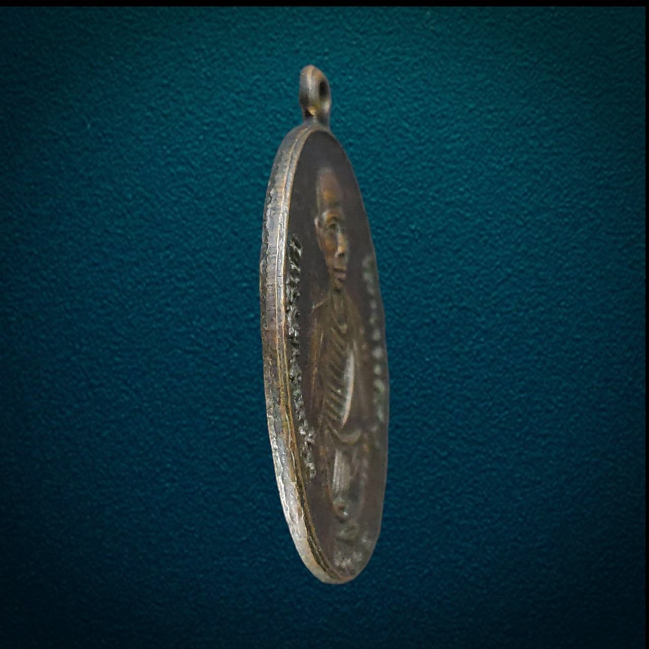 เหรียญย้อนยุคครูบาศรีวิชัย วัดสวนดอก จ.เชียงใหม่ เนื้อทองแดง ปี2518