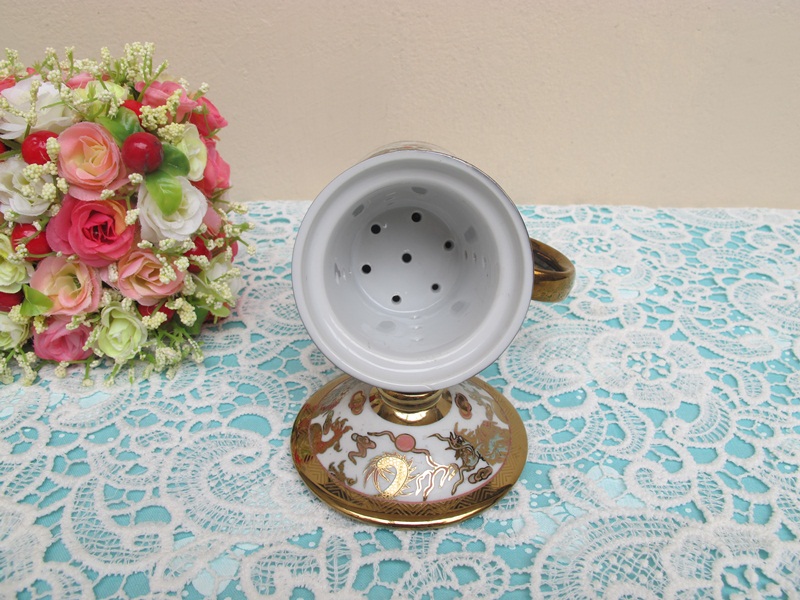 ถ้วยกรองชา แพ็คถุงทอง ผูกโบว์สีทอง พร้อมป้ายชื่อ