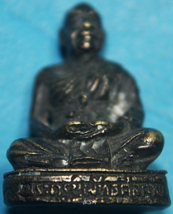 รูปหล่อพระครูนิพัทธศิลคุณ วัดเทพอินทรเมธี จ.นครสวรรค์