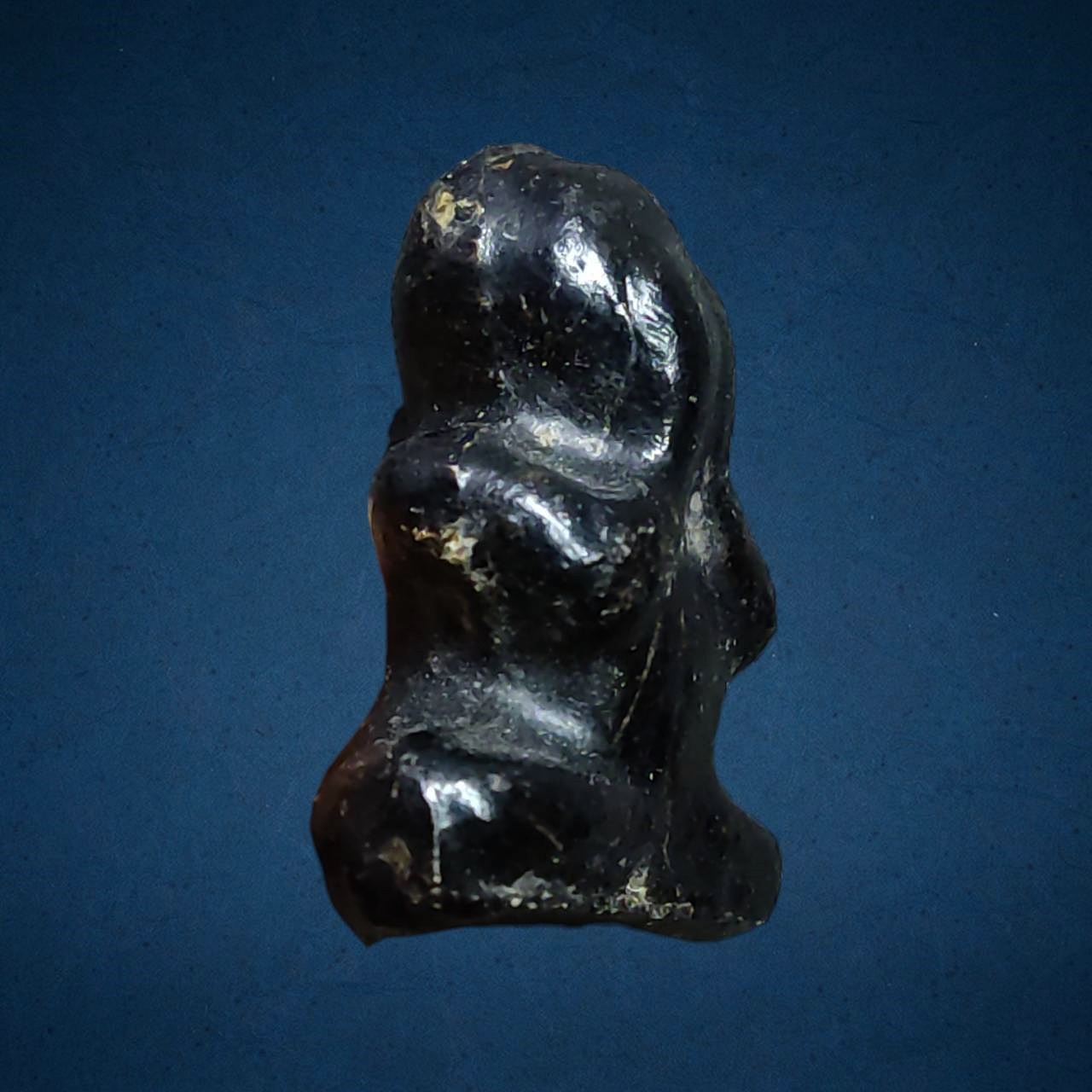 พระปิดตา หลวงพ่อทองสุข วัดสะพานสูง จ.นนทบุรี พิมพ์ตะพาบ เนื้อผงลงรัก