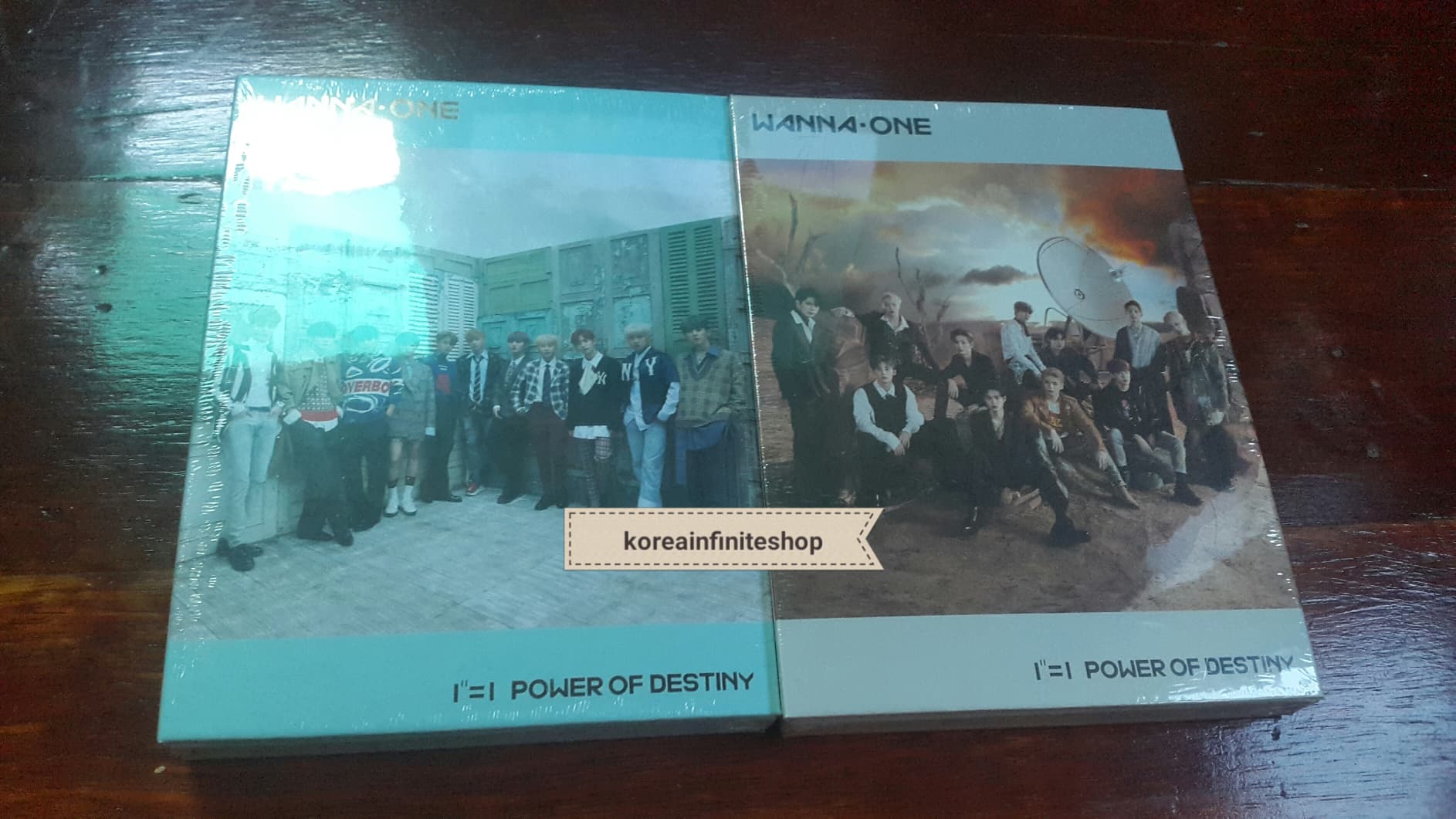 ( พร้อมส่ง ) WANNA ONE 1st Album 1¹¹=1 ( POWER OF DESTINY) Set 2 version ( romance + adventure ) + Poster 2 version