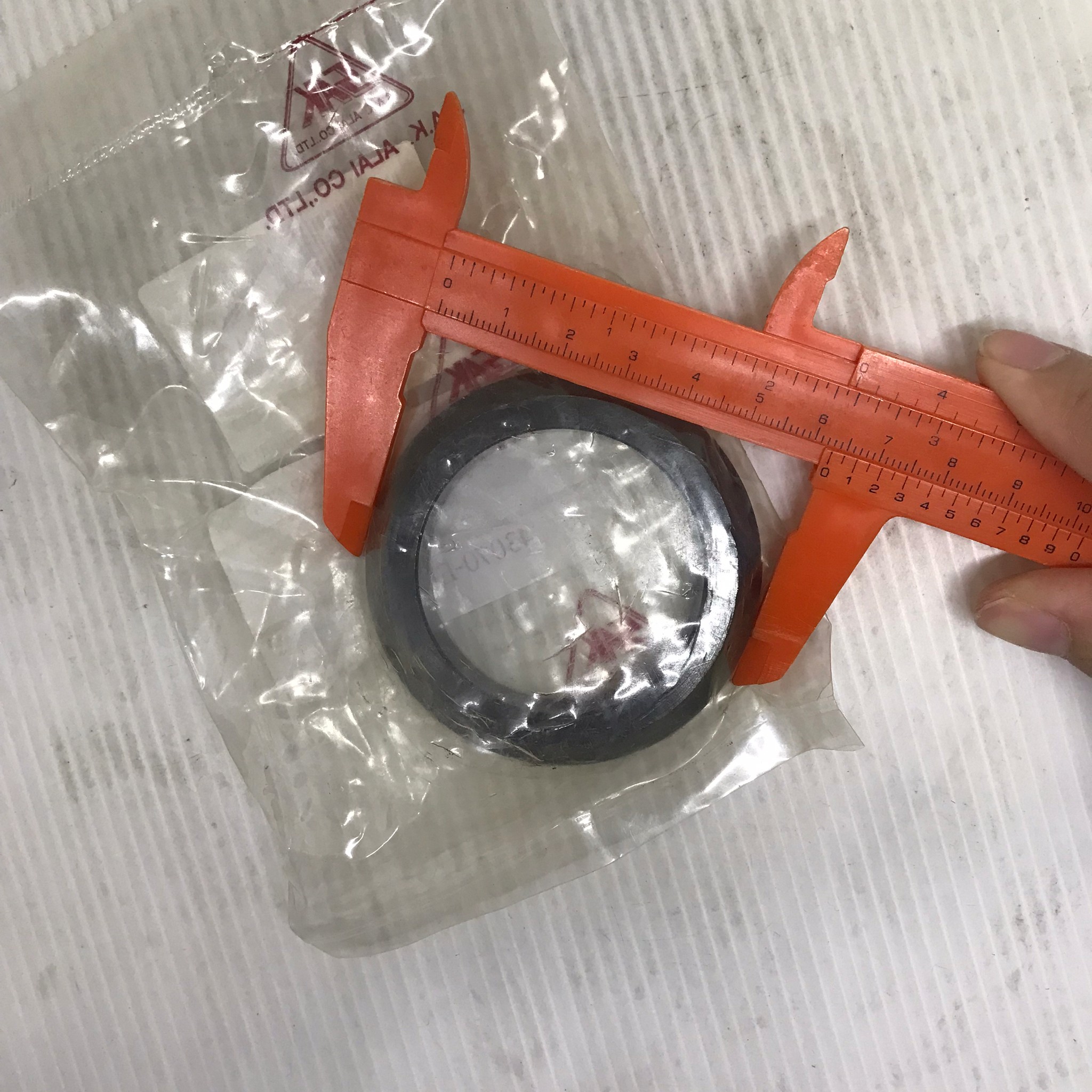 ปลอกอัดลูกปืนล้อ / ปลอกอัดเพลาท้าย NISSAN NAVARA D40 นิสสัน นาวาร่า / ขนาด ใน 44 / นอก 64 / สุง 13 มิล / 43070-EB110 / bearing cone