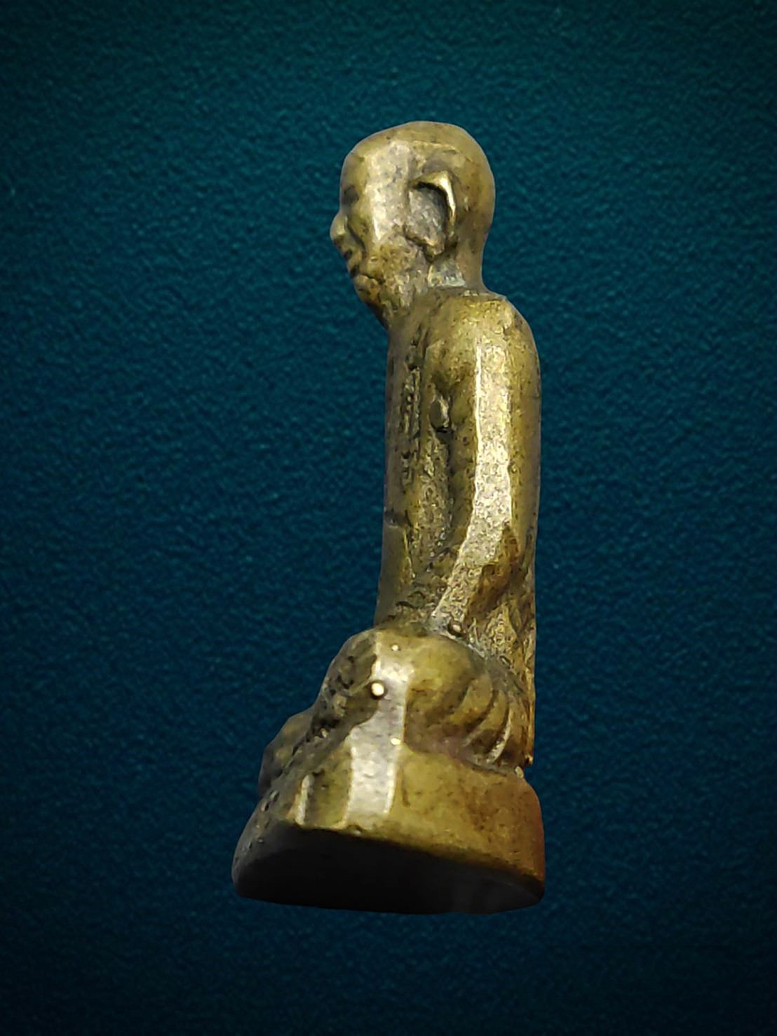 หลวงพ่อเดิมพิมพ์หน้า ฝรั่ง ออก วัดอินทาราม ปลุกเสก พร้อมพิมพ์ยายพวง(นิยม) พิมพ์นี้เรียกพิมพ์หน้าฝรั่ง หรือรุ่น(พงษ์ศิลป์)สร้างให้หลวงพ่อเดิมปลุกเสก ปี2493