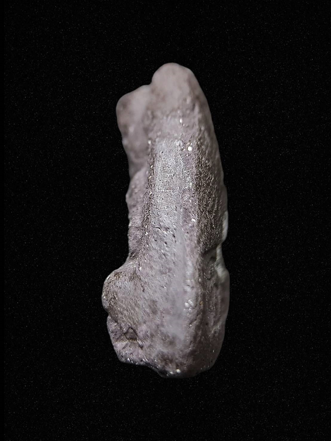 หลวงปู่ทวด เนื้อผงผสมว่าน โรยเพชรหน้าทั่ง ไม่ทราบที่