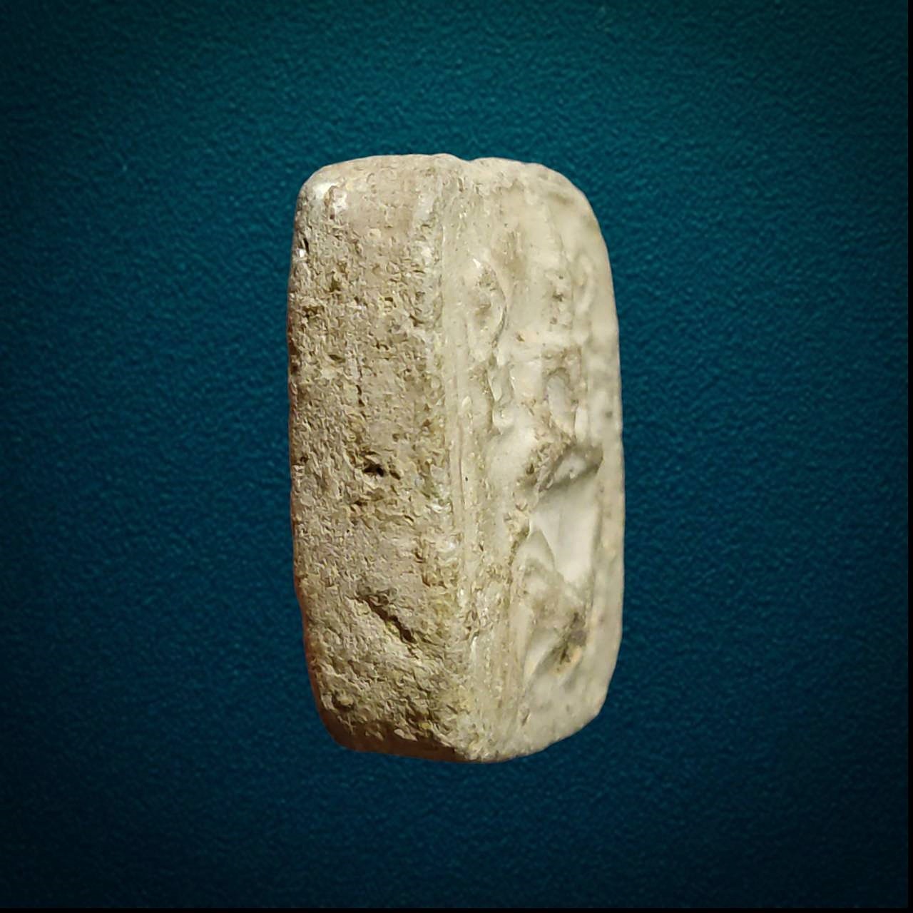 พระพิมพ์หลวงพ่อปาน วัดบางนมโค ปี 2527 พิมพ์หลังไก่ เนื้อดิน จ.อยุธยา