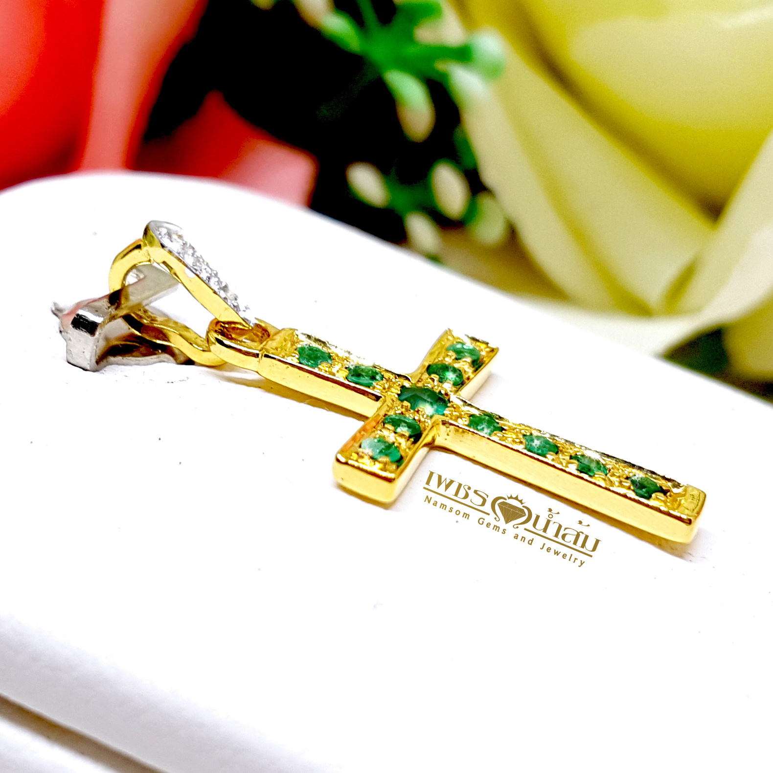 จี้กางเขนพระคริสมรกต เล่นลูกเล่นด้วยมรกต Emerald สีสวยหายาก น้ำงาม