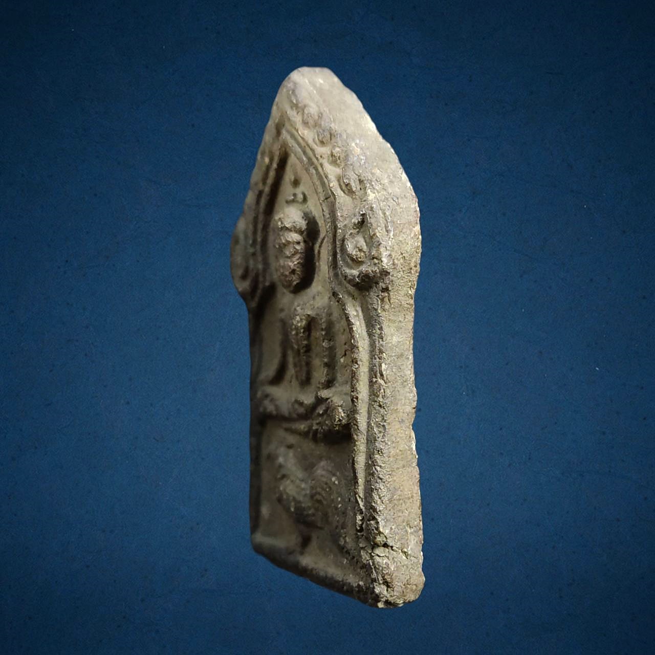 พระพิมพ์ขุนแผนขี่ไก่ หลวงพ่อกวย วัดโฆสิตาราม จ.ชัยนาท เนื้อดิน