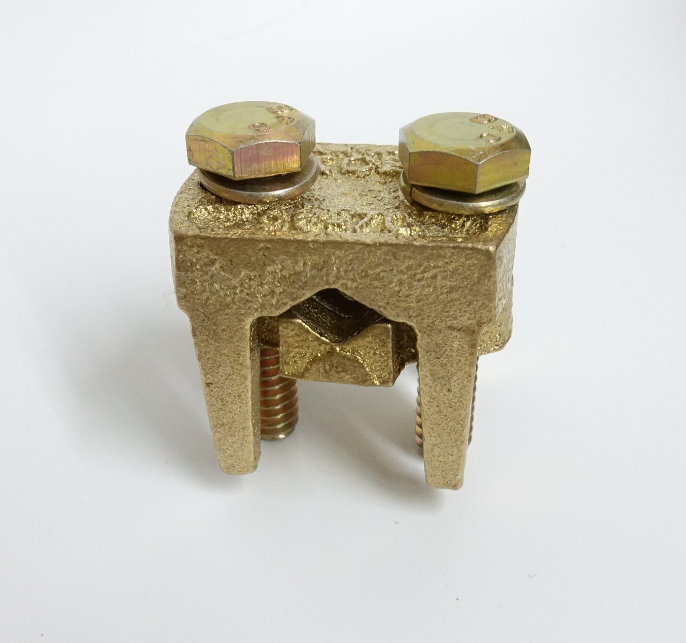 ยูแคล้มทองเหลืองต่อสายไฟ