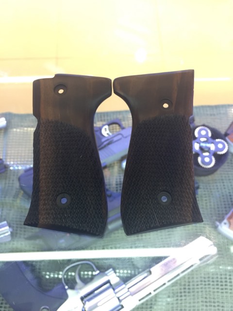 กริ๊ปประกับ m92 ไม้