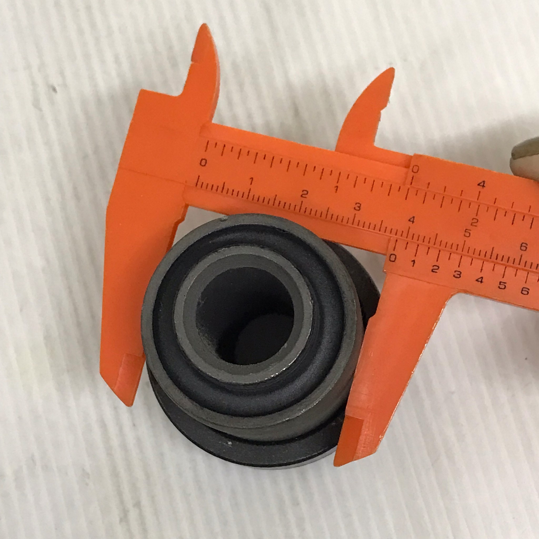 (1ตัว) บู๊ชปีกนก MAZDA / FORD RANGER BT50 2WD, 4WD ตัว บน มาสด้า ฟอร์ด / UPPER / ARM BUSHING ยี่ห้อ RBI / เบอร์ UR56 34 470B / D24BT500P