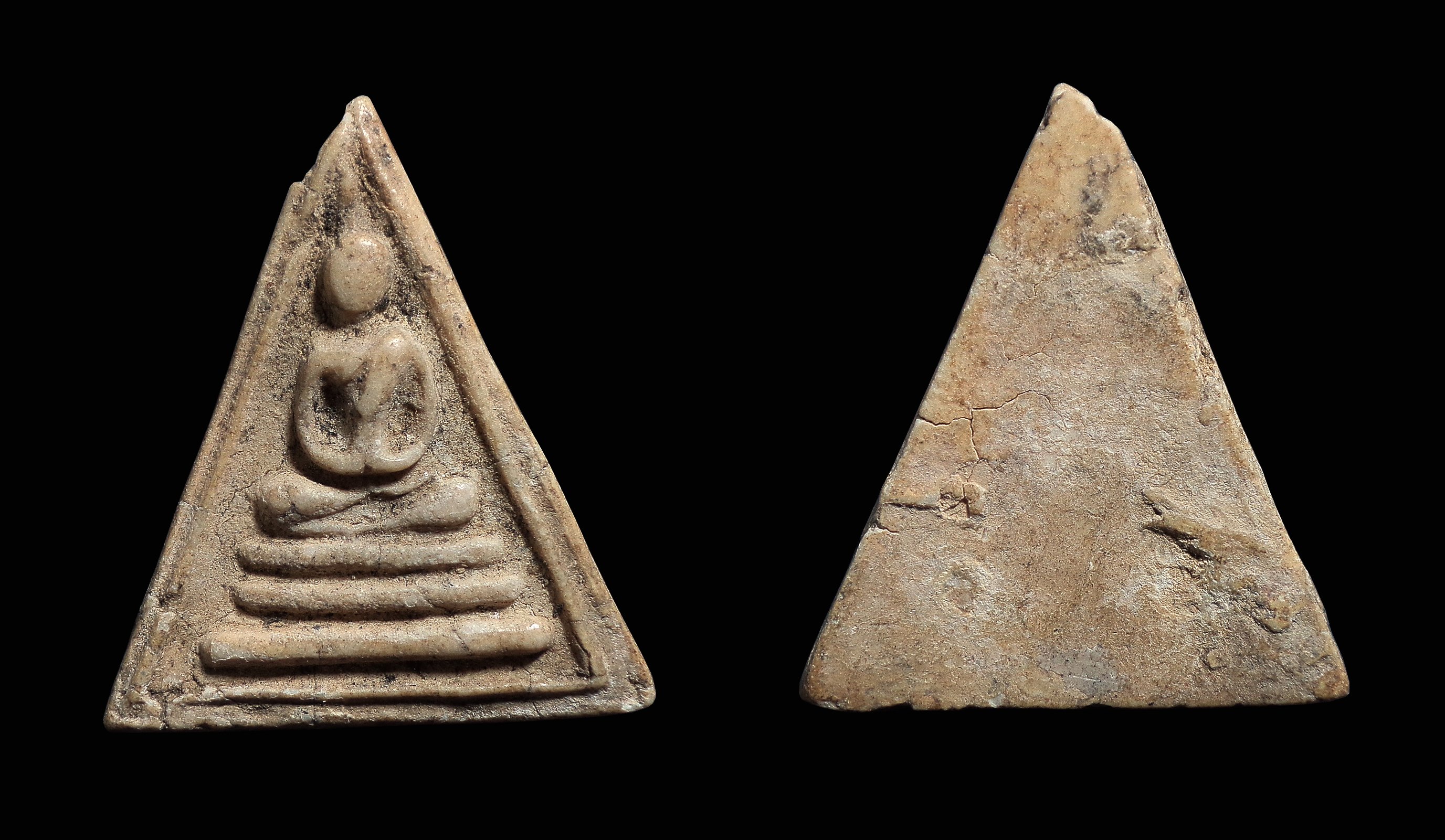 พระสมเด็จ พิมพ์สามเหลี่ยม หลวงปู่นาค วัดระฆัง กทม.