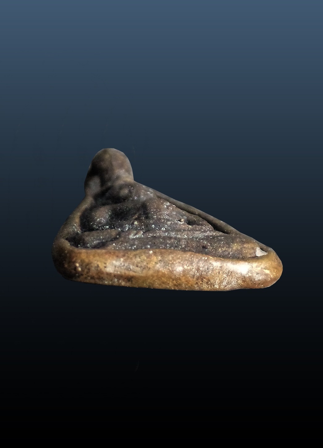 เหรียญหล่อ จอบเล็ก หลวงพ่อเงิน บางคลาน พิจิตร