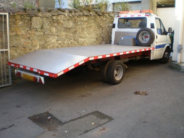 แถบสติ๊กเกอร์สะท้อนแสงขาว-แดง 3m,ขาวแดงสะท้อนแสง 3M กว้าง 2 นิ้ว x ยาว 45 ม.