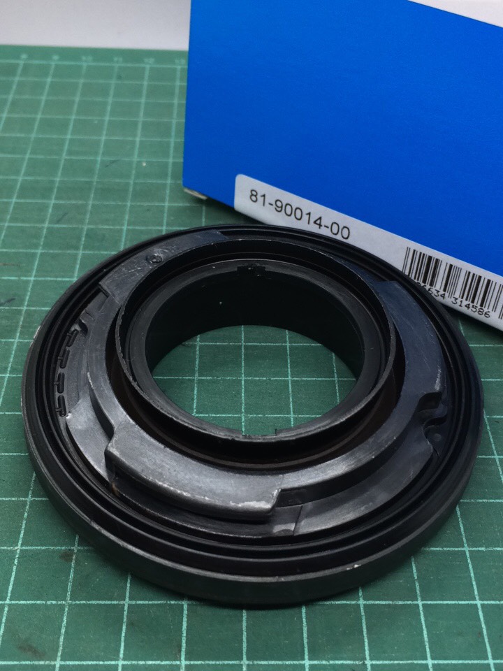 ซีลหน้าเครื่อง MAZDA BT50 PRO ปี11 2.2-3.2 RANGER12 T6 ของใหม่! OEM (รูปจริง) / VICTOREINZ ซีลข้อเหวี่ยงหน้า