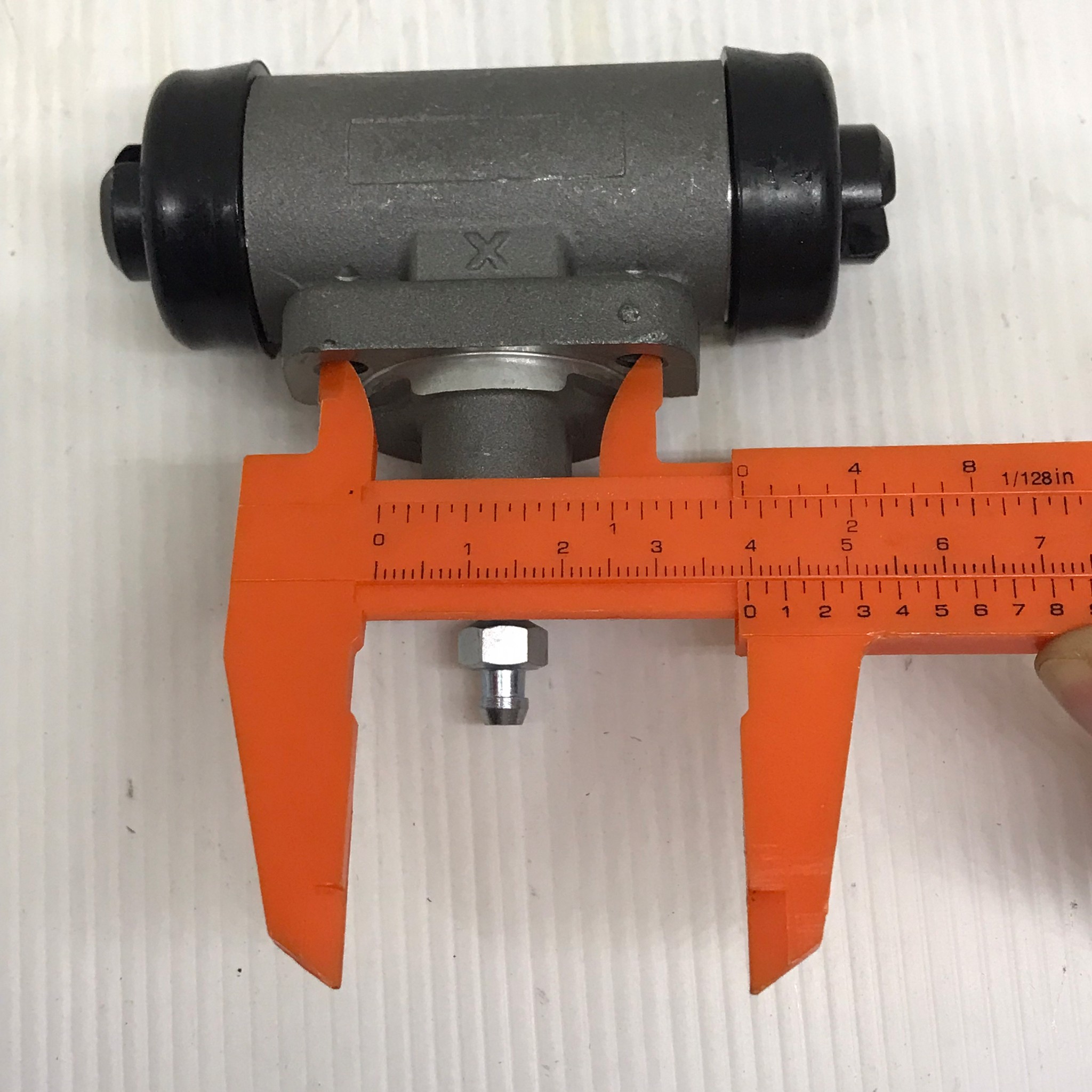 กระบอกเบรคหลัง NISSAN BIG.M / BDI / นิสสัน บีดีไอ / ซ้าย/ขวา (15/16) / 44100-08G12 / ยี่ห้อ BOSCH / (Brake Wheel Cylinder)