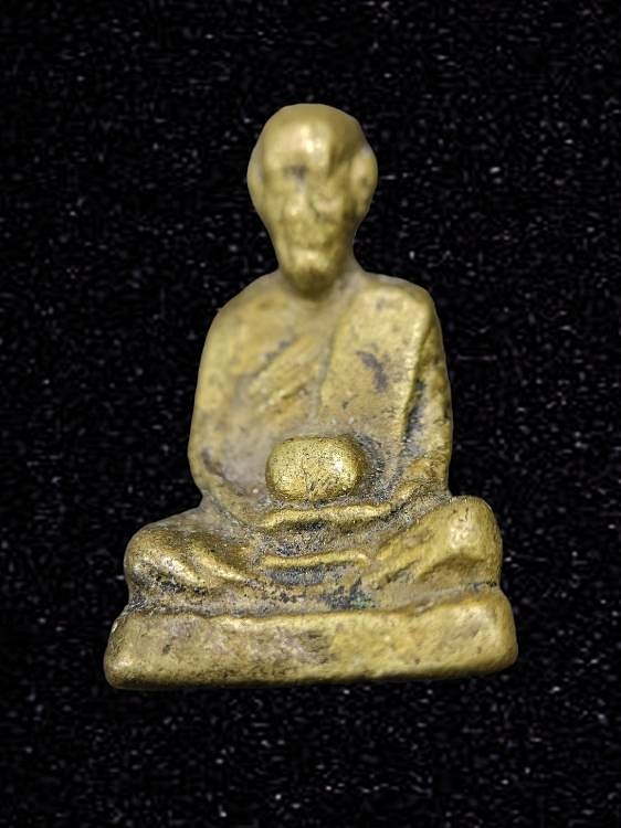 รูปหล่อ พระเกจิ อุ้มบาตร ไม่ทราบรุ่นปี