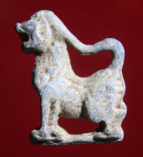 สิงห์หลวงพ่อกวย วัดโฆสิตาราม จ.ชัยนาท เนื้อตะกั่ว