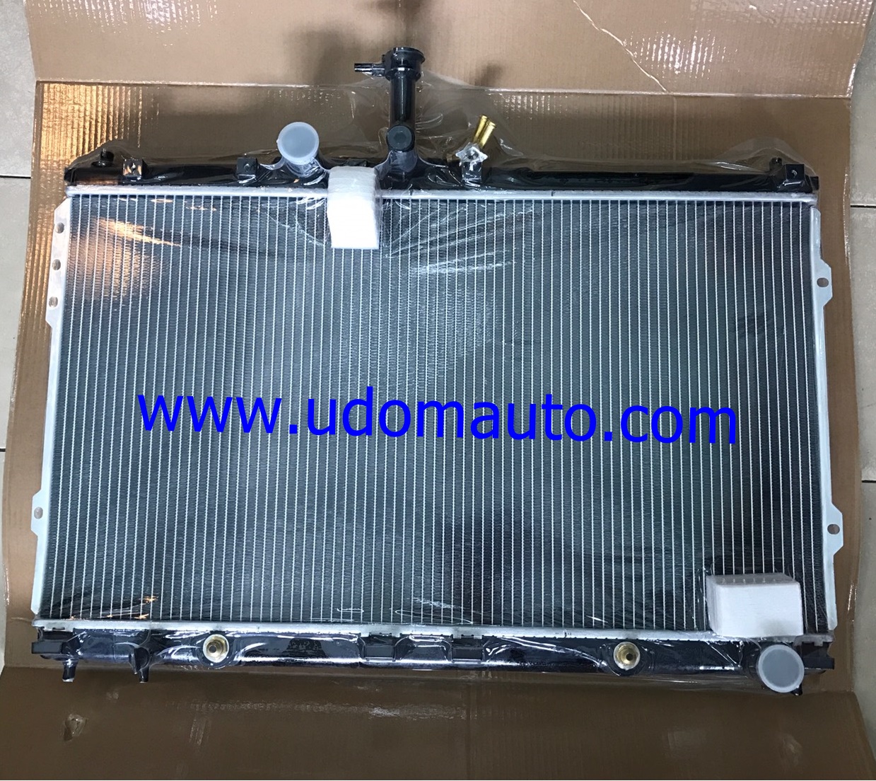 หม้อน้ำทั้งลูก HYUNDAI H1 (รุ่นใช้พัดลมไฟฟ้า)