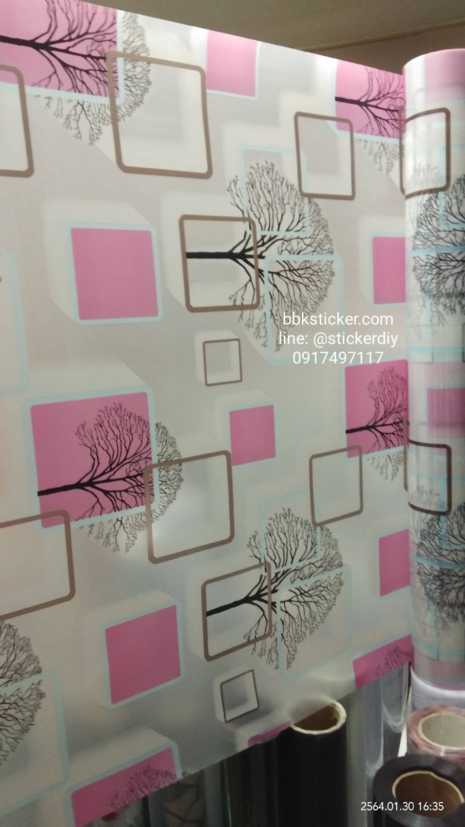 สติ๊กเกอร์ฝ้าติดกระจก แบบมีกาวในตัว 3D Tree สีชมพู (หน้ากว้าง 90cm) เมตรละ 89 บาท