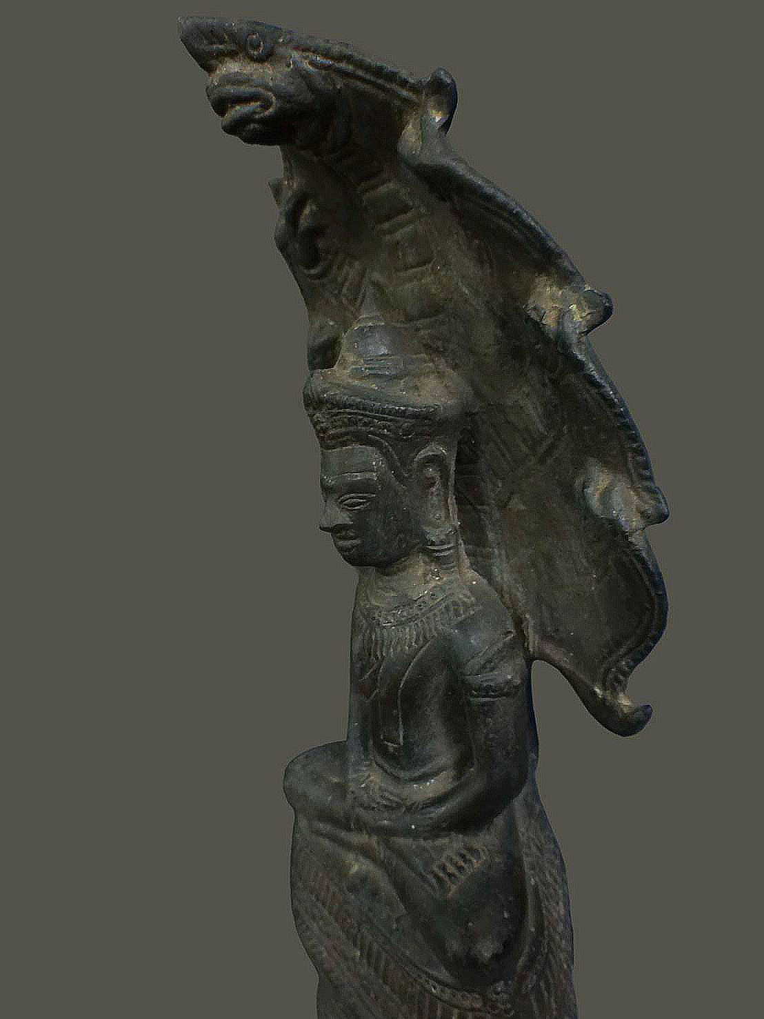 พระบูชา พระร่วงชีโบนั่งนาคปรก (พระนาคปรก) หล่อดินไทย เนื้อทองเหลือง หล่อหนา มีน้ำหนัก ขนาดสูง 13 นิ้ว กว้าง 5 นิ้ว