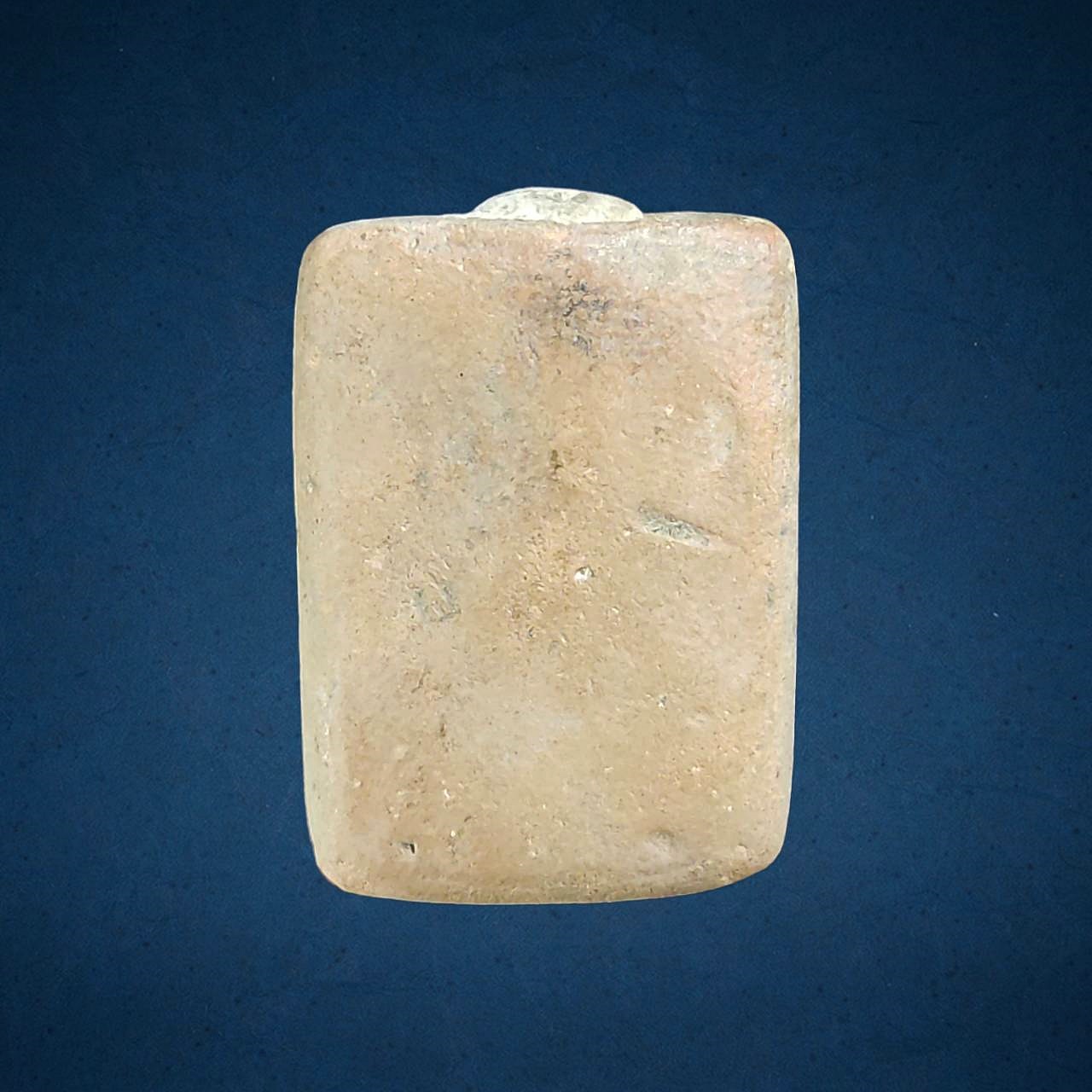 พระพุทธเจ้าประทับหนุมาน หลวงพ่อมุ่ย วัดดอนไร่ จ.สุพรรณบุรี ปี 2508 เนื้อดิน