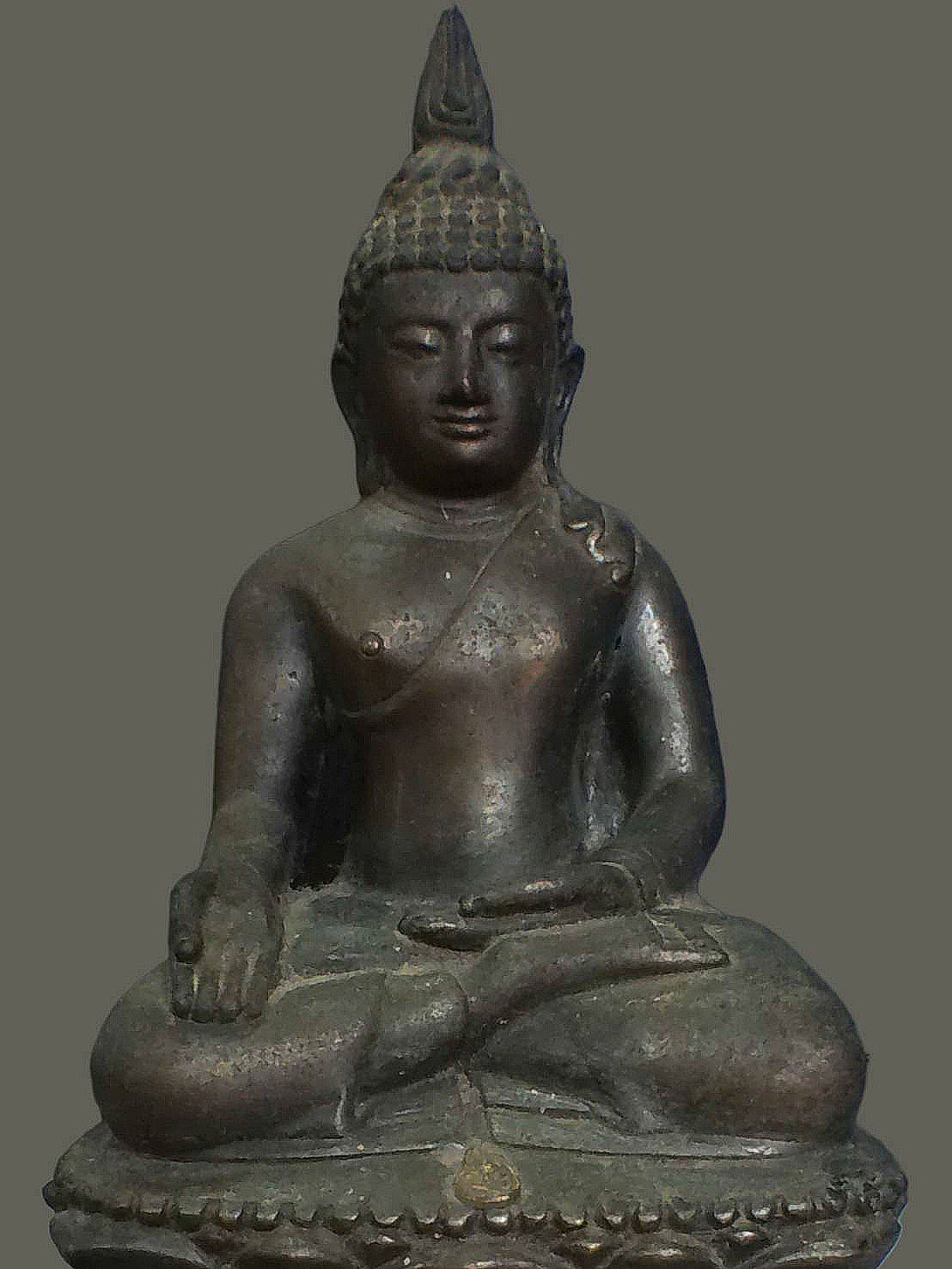 พระบูชาไพรีพินาศ สมเด็จญาณสังวรณ์ วัดบวรฯ กทม. เนื้อทองเหลือง ปี2544 เลข 351 ขนาดสูง 6.5 นิ้ว กว้าง 4 นิ้ว