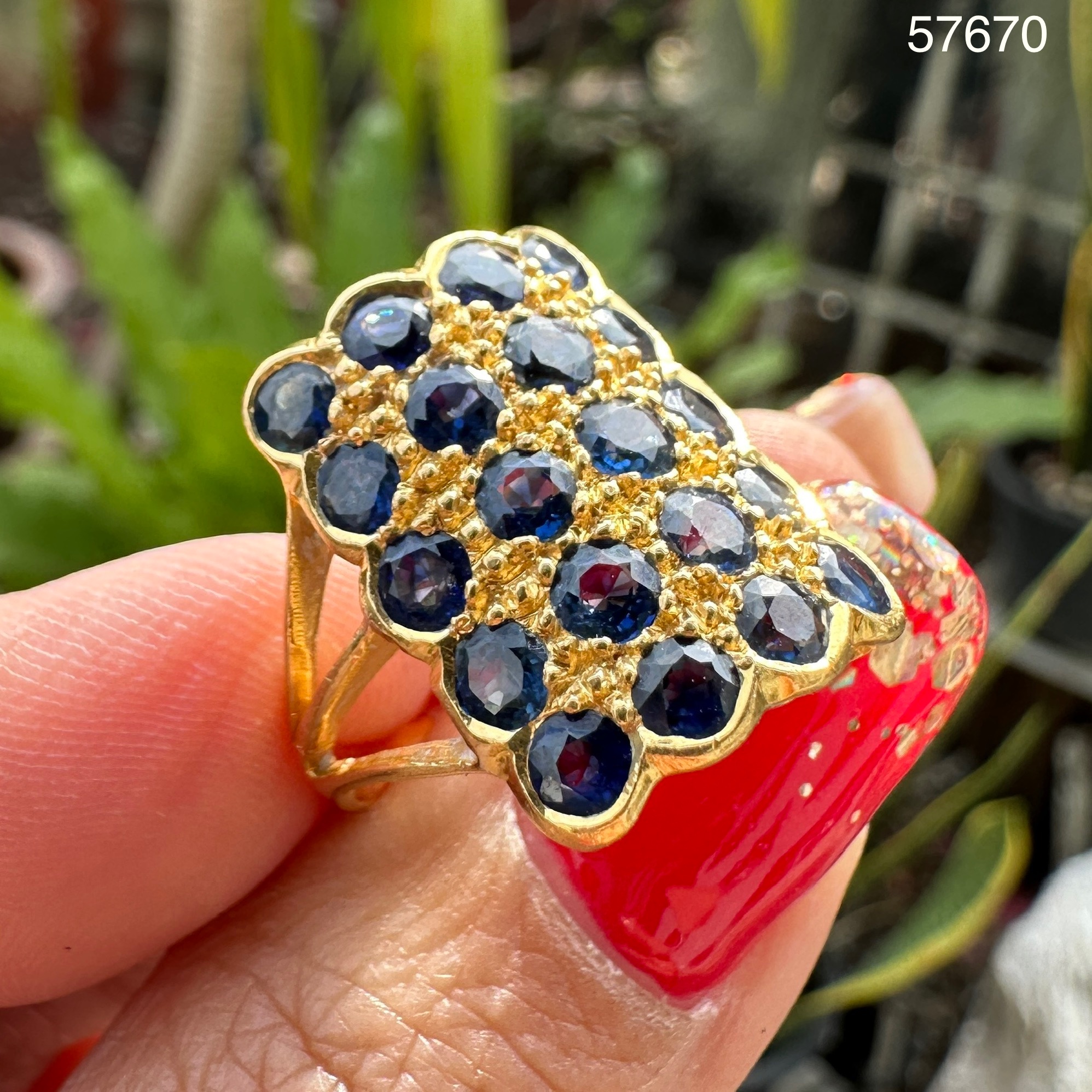 รหัส 57670 แหวน ไพลิน เจียร 4 แถว หน้าโล่ห์ ทอง95 งานสวยมาก นน. 5.89 g