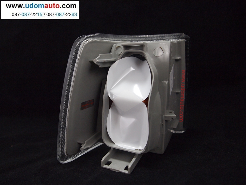 เสื้อไฟเลี้ยวมุม VOLVO 850 สีขาว