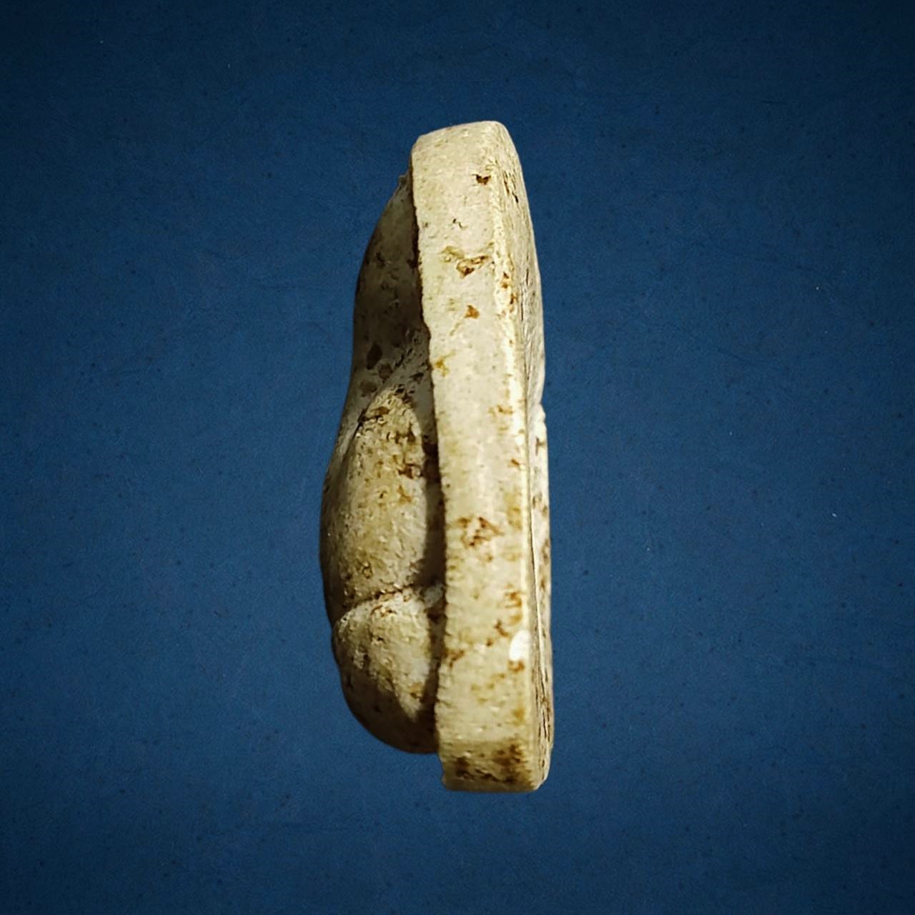 พระปิดตา เนื้อผงเก่า ไม่ทราบเกจิ