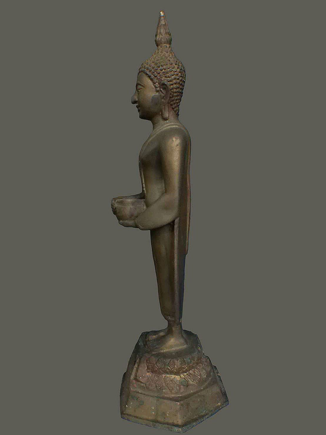 พระบูชาปางอุ้มบาตร ( พระประจำวันพุธ ) เนื้อทองเหลือง หล่อหนา มีน้ำหนัก ขนาดสูง 15 นิ้ว