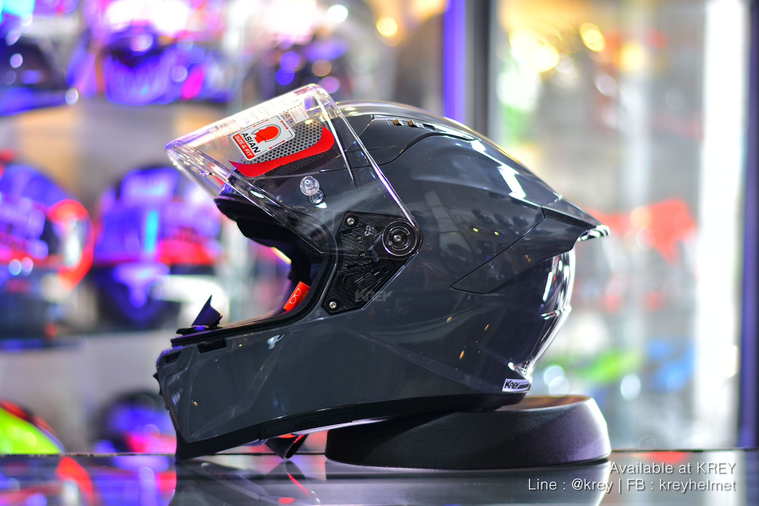 KYT model STRIKER PLAIN GREY