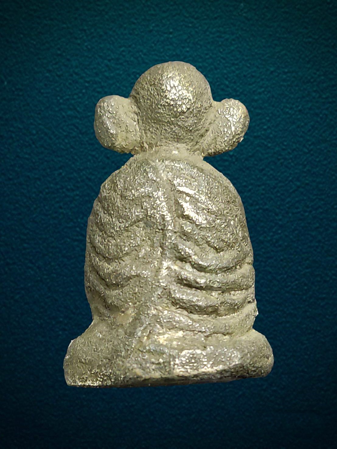 รูปหล่อโบราณห่มคลุม หลวงปู่หมุน วัดเขาแดงออก พัทลุง