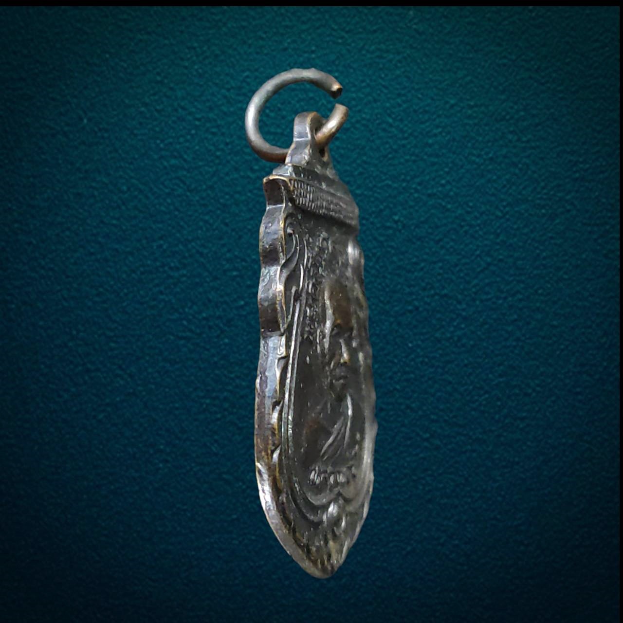 เหรียญพระครูไพศาลสารธรรม หลวงพ่อปี่ วัดอ้อมแก้ว จ.ชลบุรี ปี2549