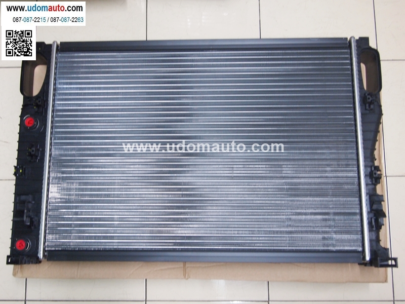 หม้อน้ำ BENZ W211 (E200)