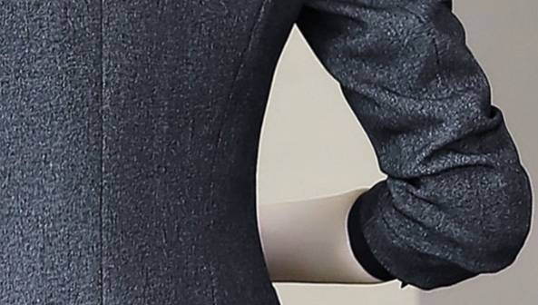 ชุดสูทกระโปรงสีแดง ชุดสูทกางเกงสีแดง สีเทา สีดำ ชุดพนักงานออฟฟิศ ชุดพนักงานต้อนรับโรงแรม