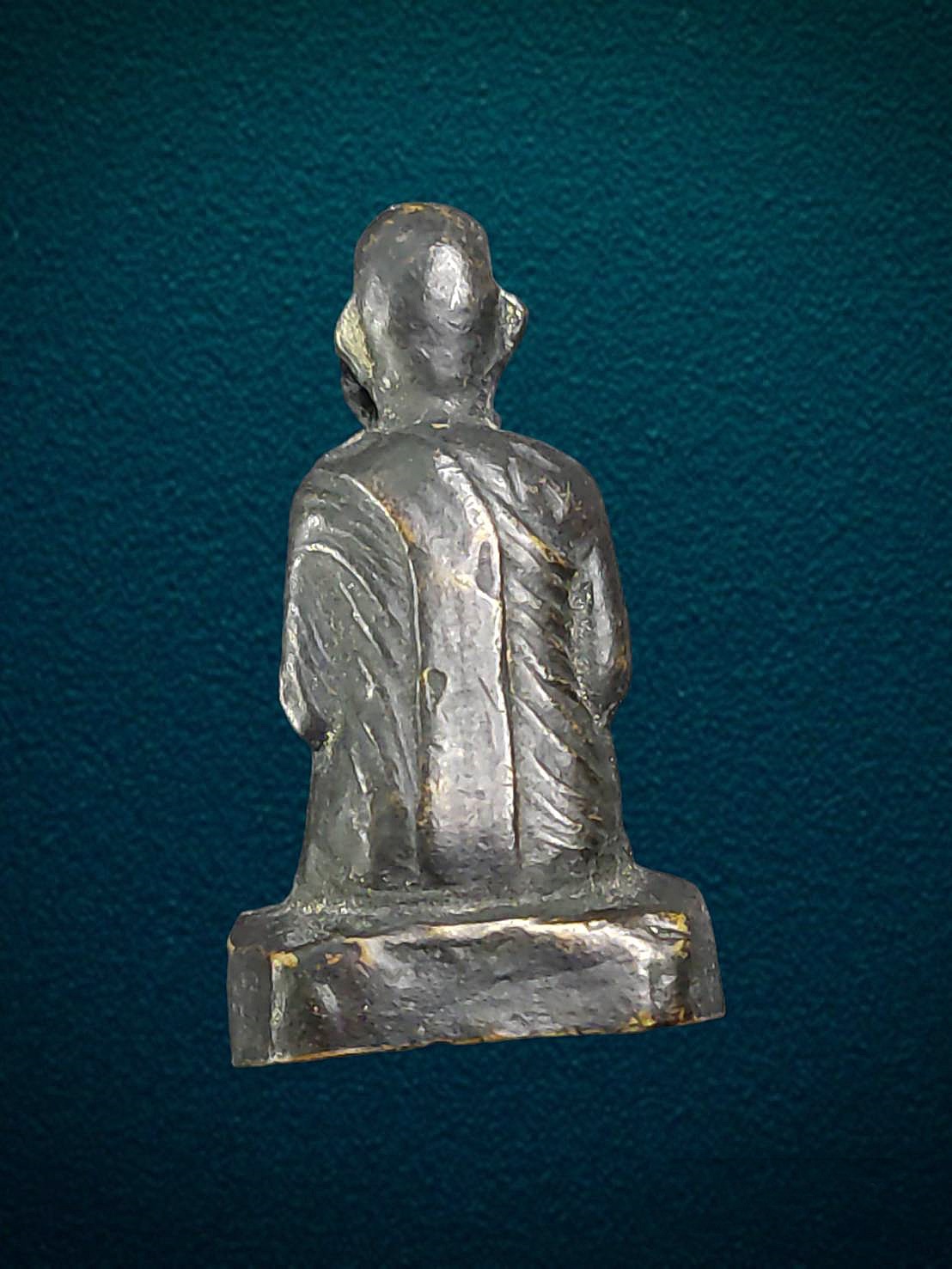 รูปหล่อหลวงพ่อโอภาสี อาศรมบางมด กทม. ปี2500 ก้นตอกดอกจันทร์ เนื้อทองผสมรมดำ