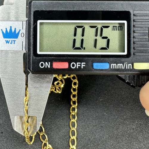 รหัส 63706 สร้อยคอ อิตาลี750 ทอง18K ลายบิดแบน รอบเส้น ความยาว 18 นิ้ว นน. 7.00 g