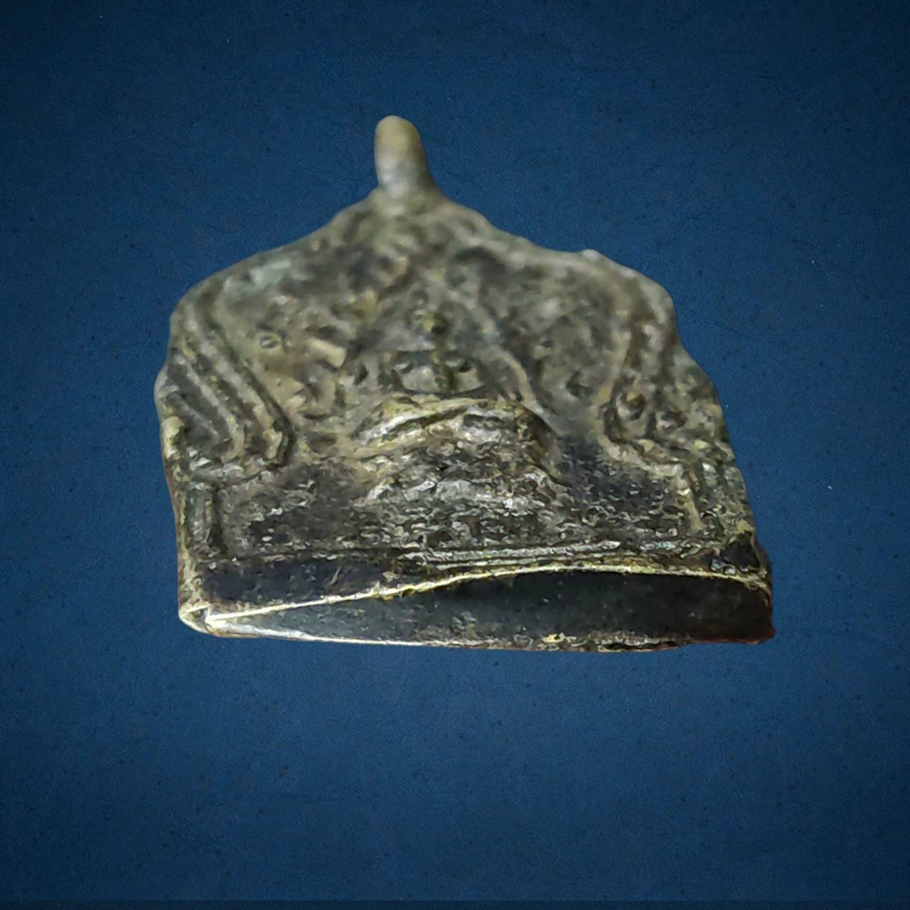 เหรียญหล่อ วัดปากน้ำ จ.สุโขทัย หลวงพ่อเอม คลองโป่ง เสก ปี 2470 เนื้อทองผสม