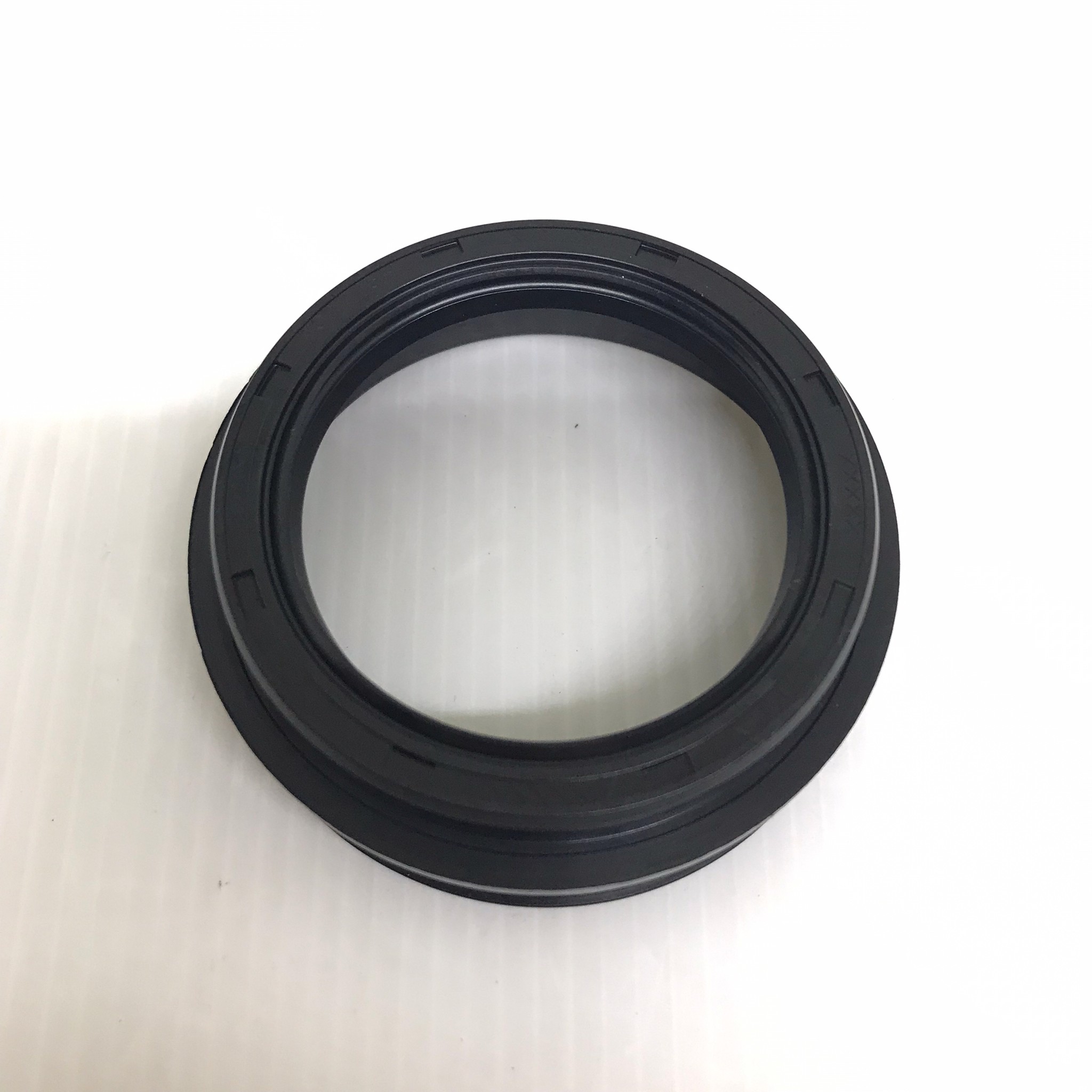 (แท้ศูนย์) ซีลล้อหลังตัวนอก TOYOTA RN, LN, MTX ปี 1987-1999, TIGER โตโยต้า ฮีโร่ ไมตี้เอ็ก ไทเกอร์ ขนาด ใน 48 นอก 62 สูง 9 มิล เบอร์ 90313-48001 ยี่ห้อ TOYOTA