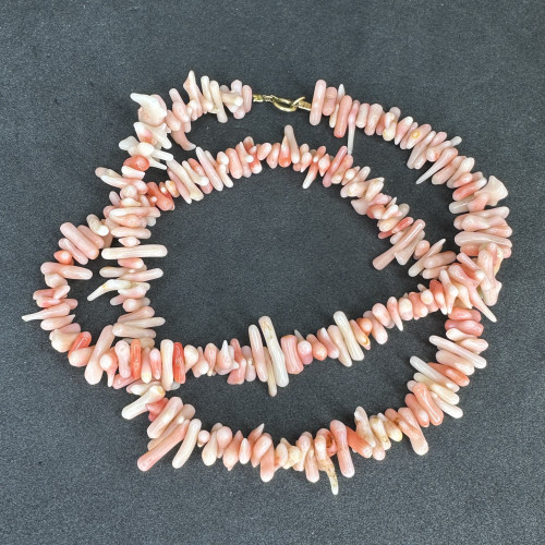 รหัส 63375 สร้อยคอ ปะการัง (Corol) สีโอลด์โรส ตะขอทอง18K ความยาว 18 นิ้ว ร้อยด้วยเอ็น นน. 29.00 g