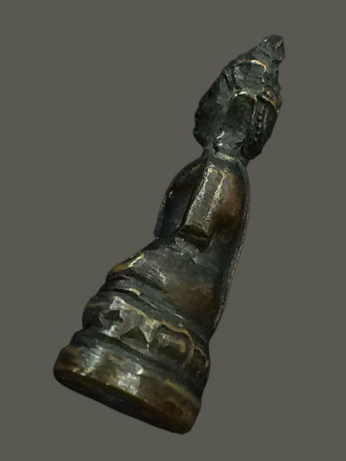 พระกริ่งปั๊ม ทรงเครื่อง จักรพรรดิ์ ศรีวิชัย